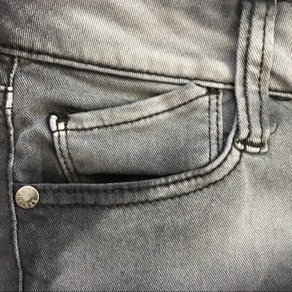 BUNDLE 2/$25! Decree Black Ombré Jnr. Size 9 Jeans - Picture 3 of 8